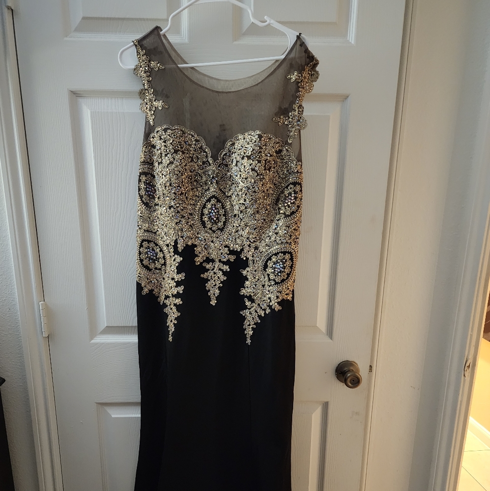 Prom dress - Picture 3 of 7